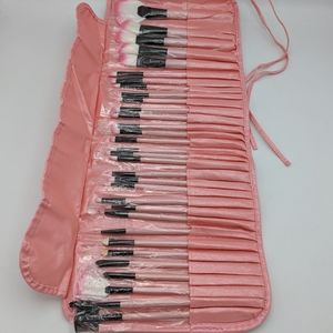 Set of 32 Makeup Brush Set with Travel Bag